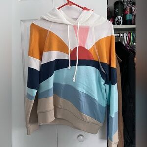 Women’s faherty pull over hoodie.